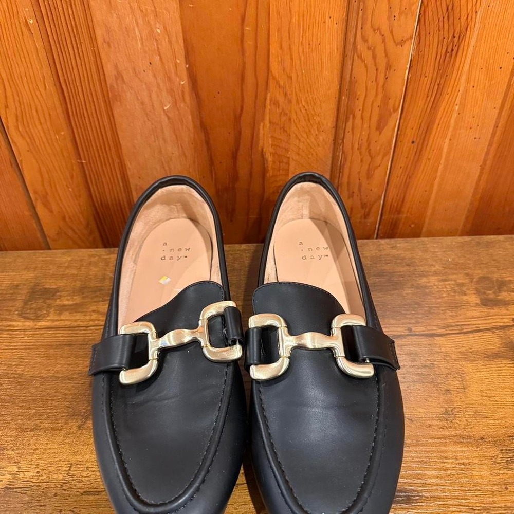 black leather loafers with gold buckle - Picture 4 of 4
